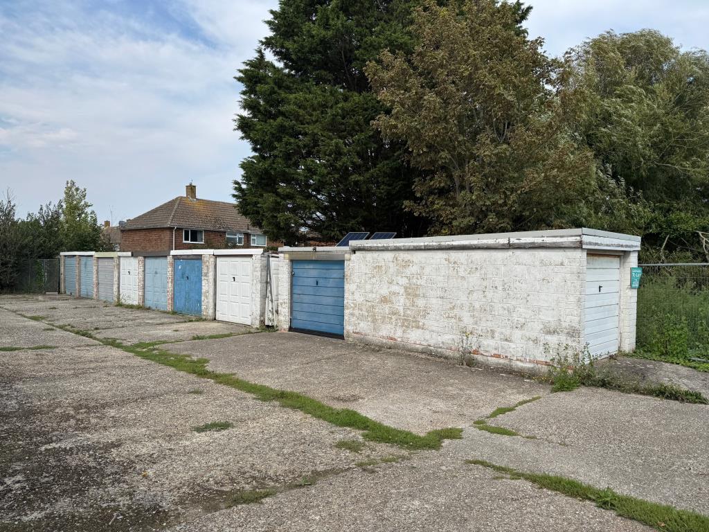 Lot: 9 - 23 LOCK-UP GARAGES WITH FORECOURT - Right hand garages